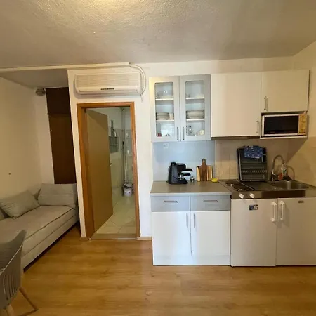 Апартаменти Apartments Makarska Beach