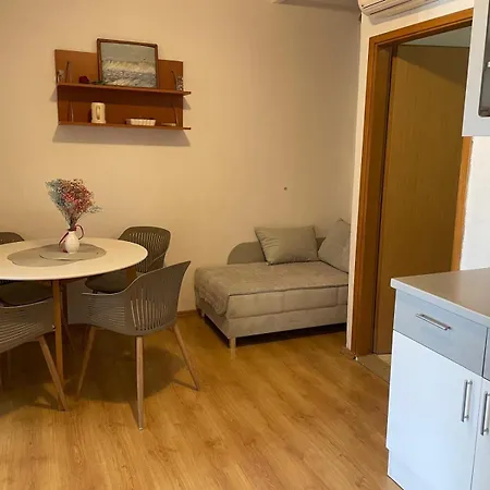 Apartments Makarska Beach * Макарська