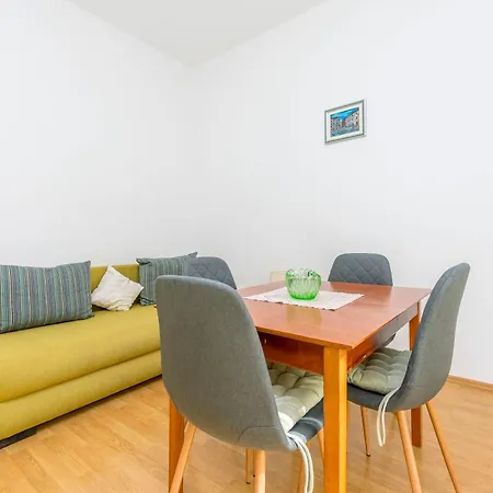 Apartments Makarska Beach דירה *