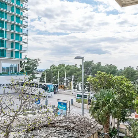 Apartments Makarska Beach * Макарська