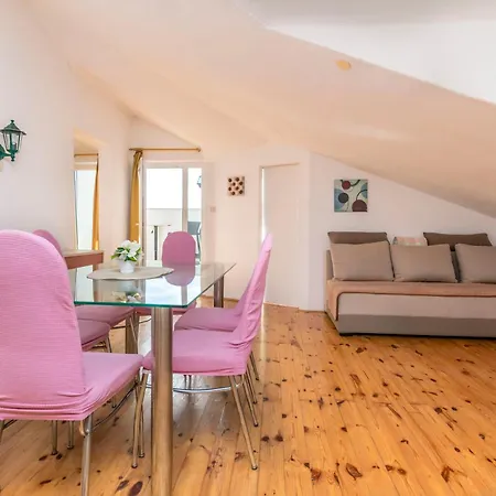 Apartments Makarska Beach דירה *