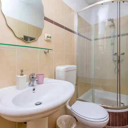 Apartments Makarska Beach Макарська
