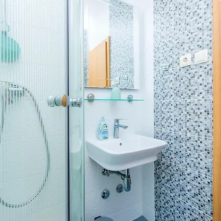 Apartments Makarska Beach Макарська