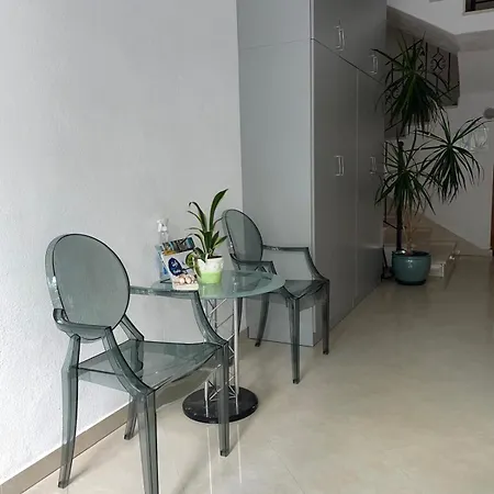Apartments Makarska Beach Апартаменти Макарська
