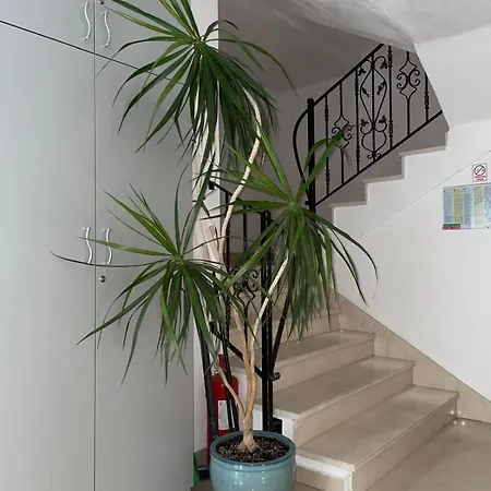 Apartments Makarska Beach Апартаменти