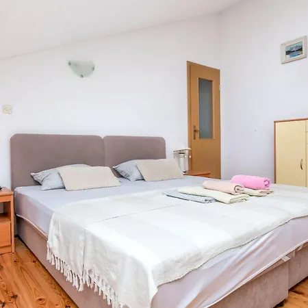 דירה Apartments Makarska Beach מאקרסקה
