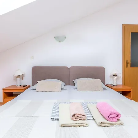 Апартаменти Apartments Makarska Beach *